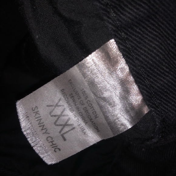 Black high waisted shorts - Picture 3 of 4